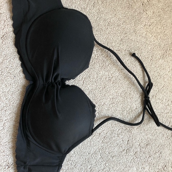 Victoria Secret Bikini Top - Picture 1 of 3